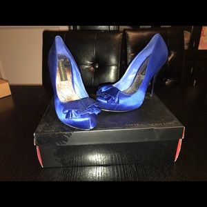 Steve Madden Luxe cerulean/blue size 7 high heels
